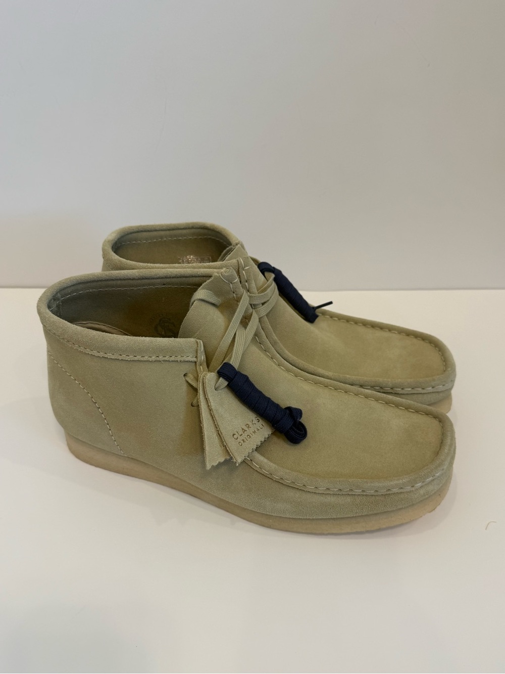 NWT Clarks Men’s Wallabee Suede Beige Boots Casual Office Minimal Streetwear 11